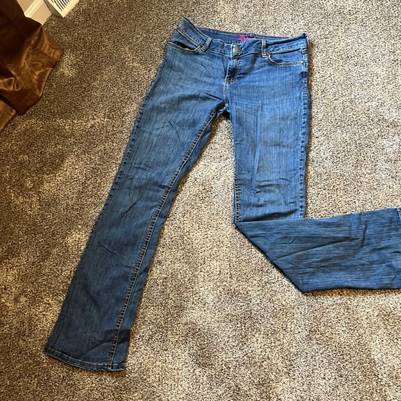 Wrangler mid rise bootcut Booty up - Picture 1 of 5